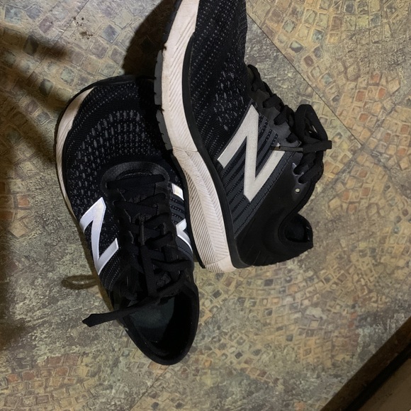 New Balance 860 Women’s size 8 Running shoe. - Picture 2 of 6